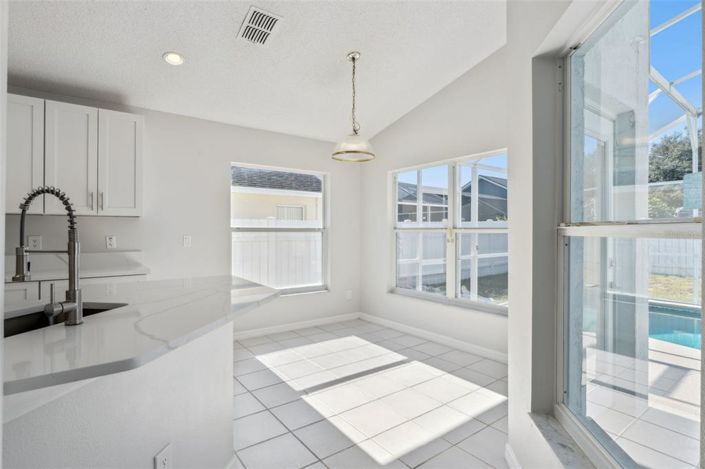 Image No.10-4 Bed Property for sale