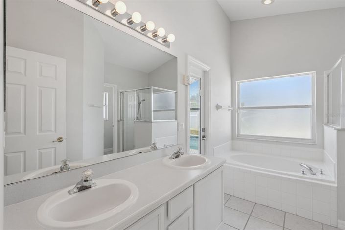 Image No.15-4 Bed Property for sale