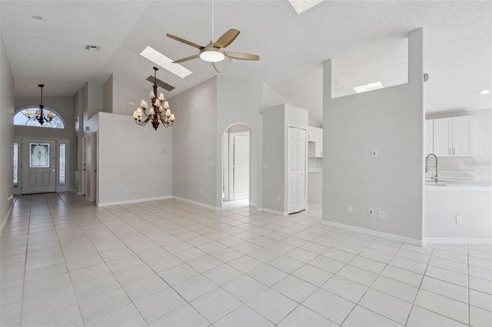 Image No.5-4 Bed Property for sale