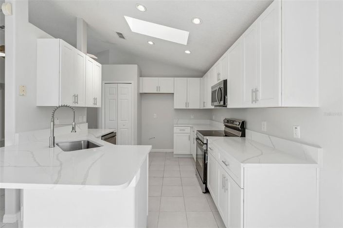 Image No.8-4 Bed Property for sale