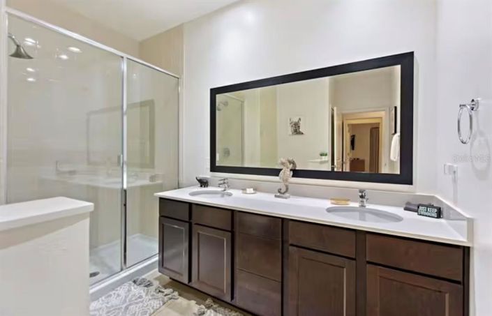 Image No.12-2 Bed Townhouse for sale