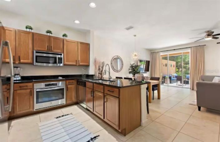 Image No.8-2 Bed Townhouse for sale