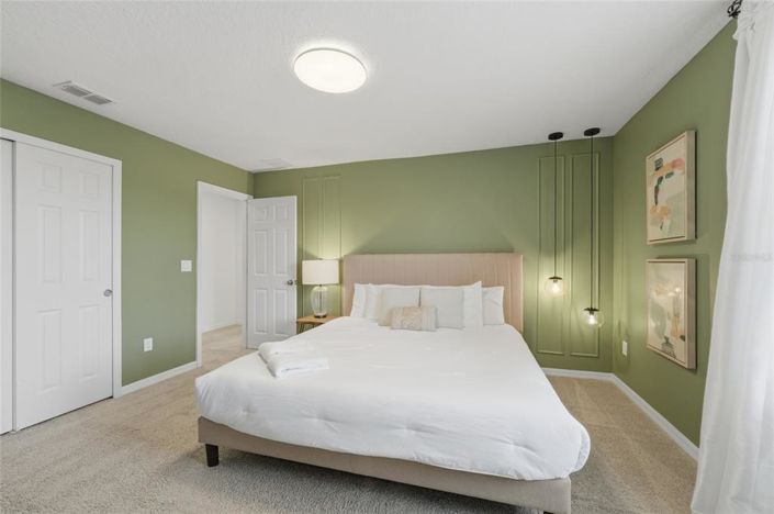 Image No.17-9 Bed Property for sale