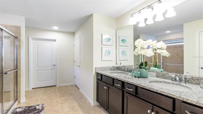 Image No.20-5 Bed Property for sale