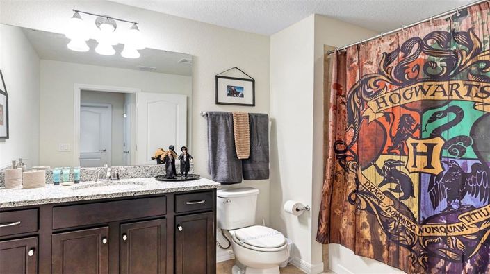 Image No.8-5 Bed Property for sale