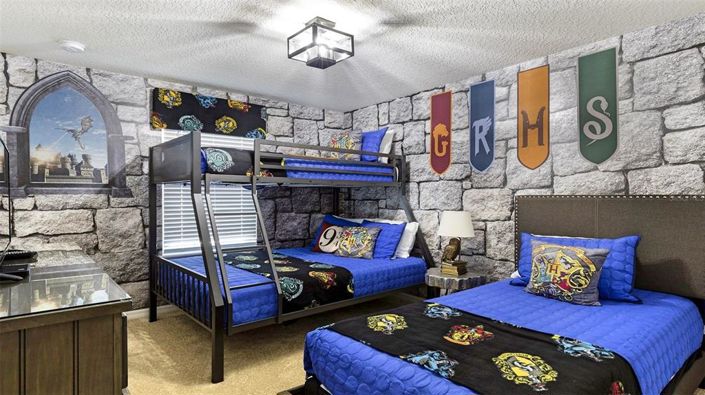 Image No.9-5 Bed Property for sale