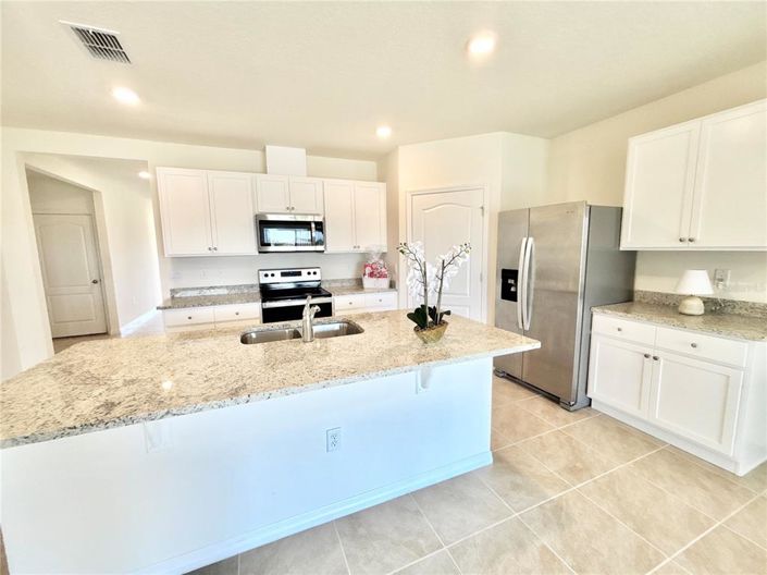 Image No.6-4 Bed Property for sale