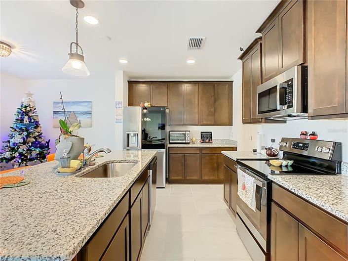 Image No.10-5 Bed Property for sale