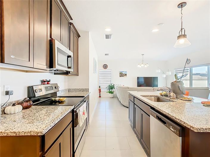 Image No.16-5 Bed Property for sale