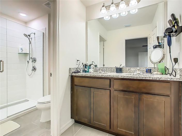 Image No.26-5 Bed Property for sale