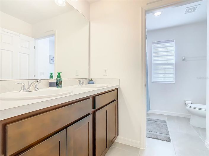 Image No.30-5 Bed Property for sale