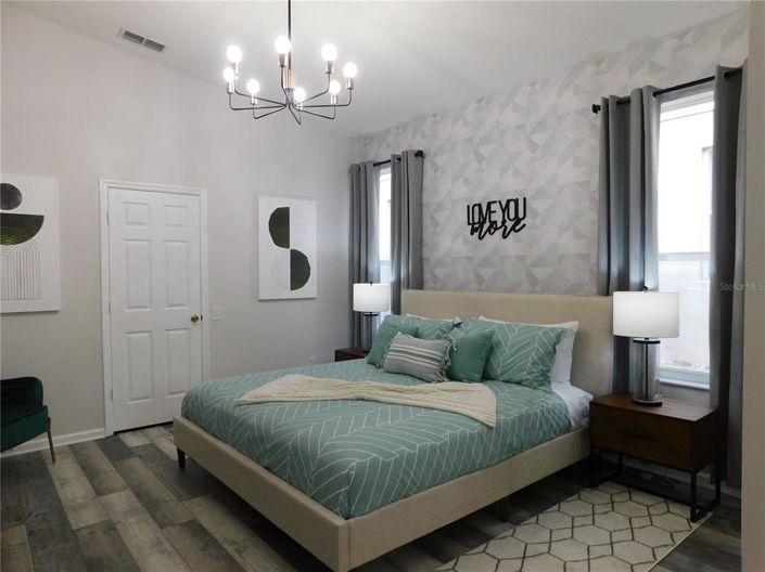 Image No.2-4 Bed Property for sale