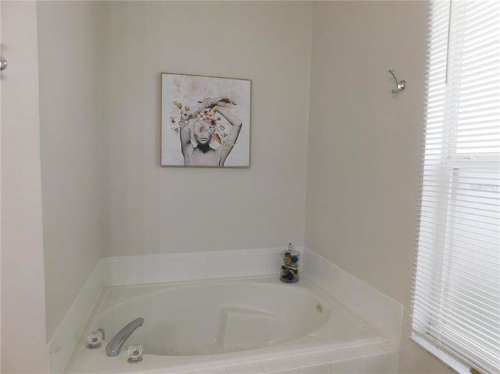 Image No.6-4 Bed Property for sale