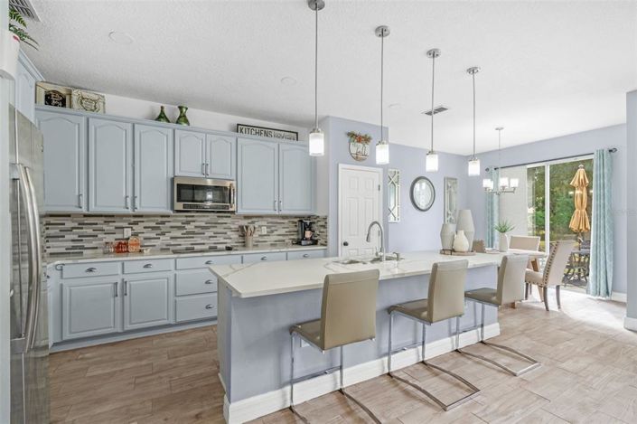 Image No.12-4 Bed Property for sale