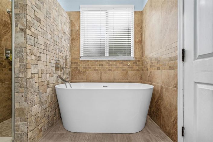 Image No.24-4 Bed Property for sale