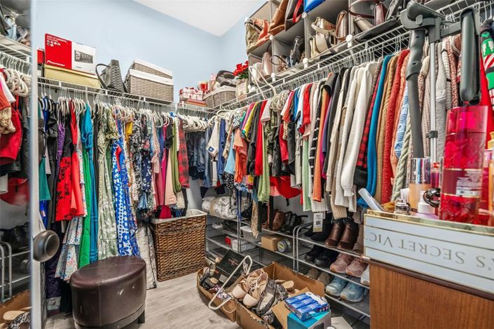 Image No.25-4 Bed Property for sale