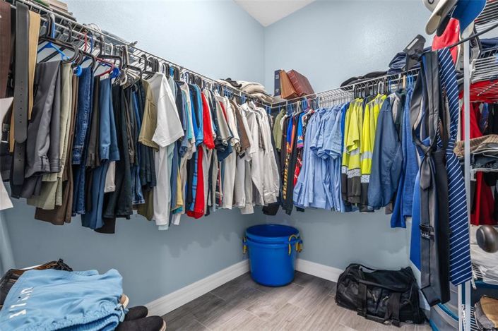 Image No.26-4 Bed Property for sale