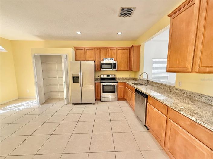 Image No.3-3 Bed Property for sale