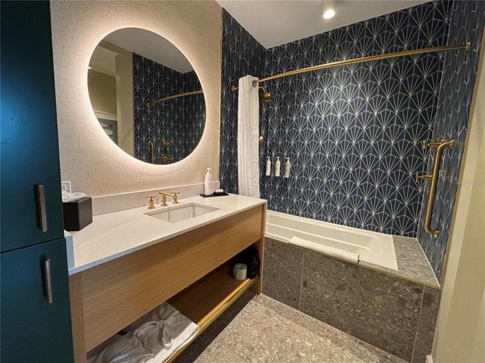 Image No.9-2 Bed Property for sale