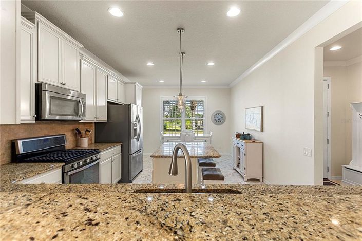 Image No.27-3 Bed Property for sale