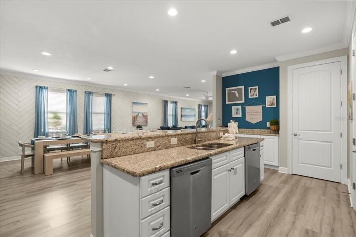 Image No.11-9 Bed Property for sale