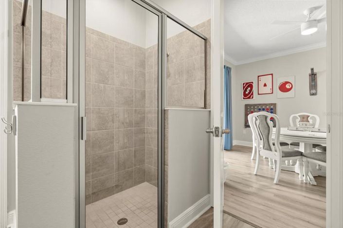 Image No.20-9 Bed Property for sale