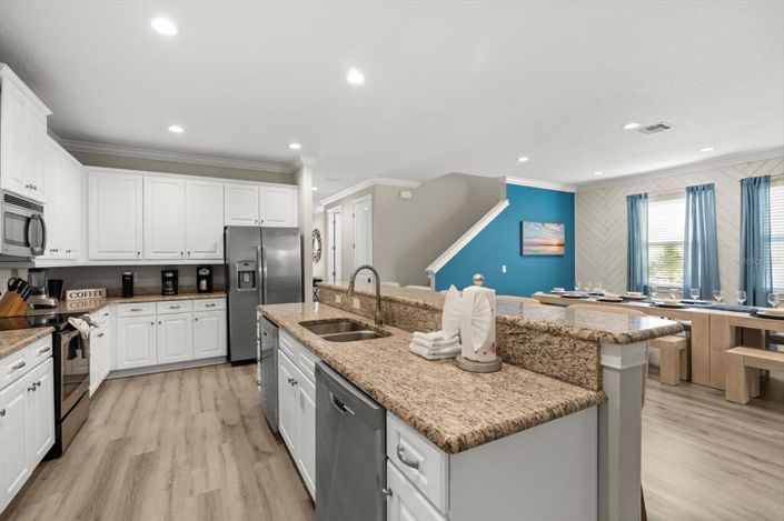 Image No.27-9 Bed Property for sale