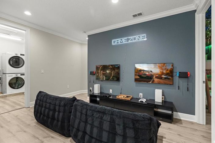 Image No.28-9 Bed Property for sale