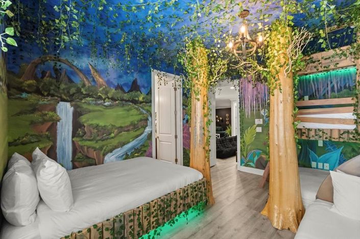 Image No.33-9 Bed Property for sale