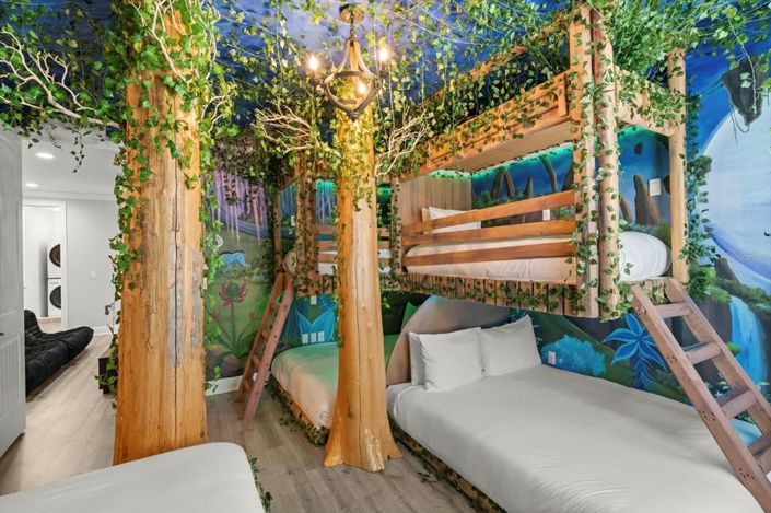 Image No.34-9 Bed Property for sale