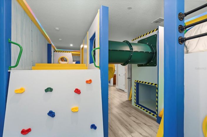 Image No.53-9 Bed Property for sale