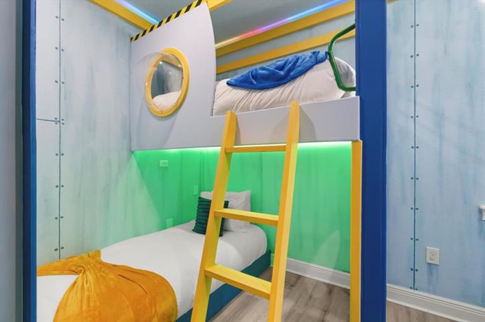 Image No.54-9 Bed Property for sale