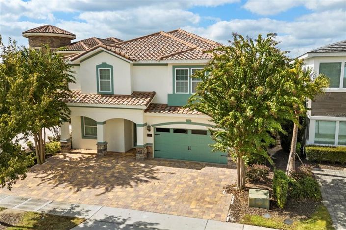 Image No.70-9 Bed Property for sale