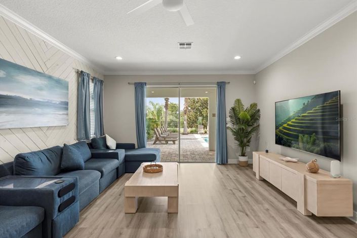 Image No.9-9 Bed Property for sale