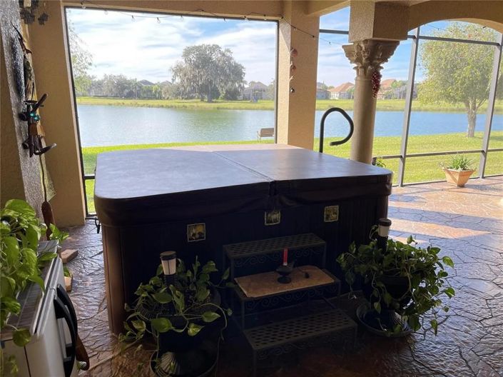 Image No.17-6 Bed Property for sale