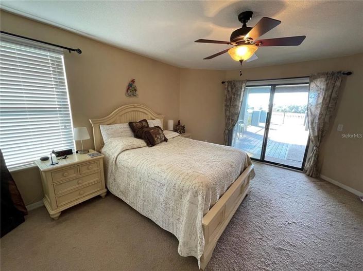 Image No.28-6 Bed Property for sale