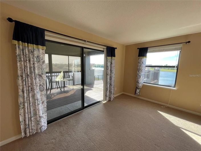 Image No.30-6 Bed Property for sale