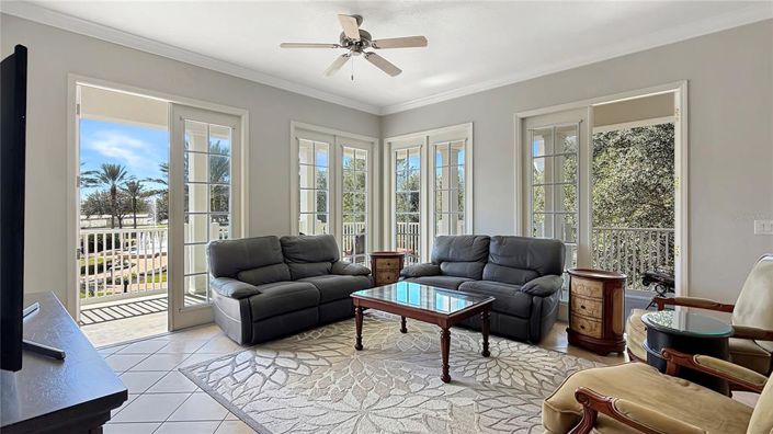 Image No.10-3 Bed Property for sale