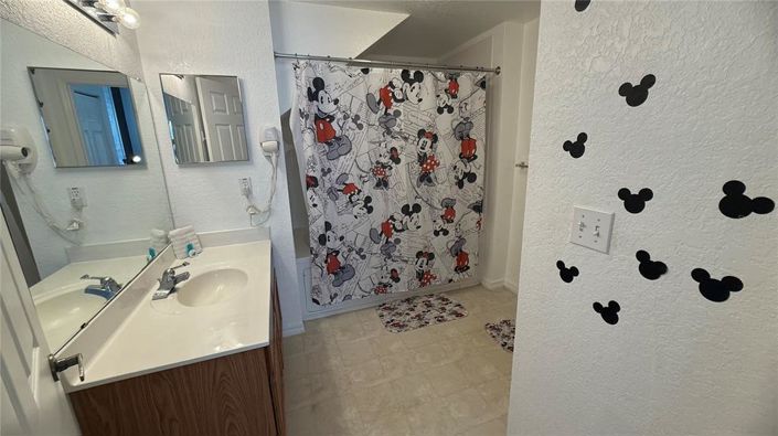 Image No.19-3 Bed Townhouse for sale