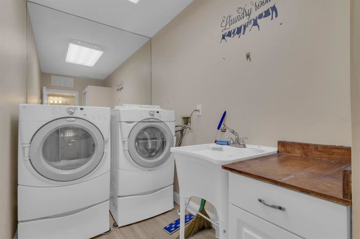 Image No.22-4 Bed Property for sale