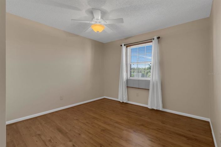 Image No.28-4 Bed Property for sale