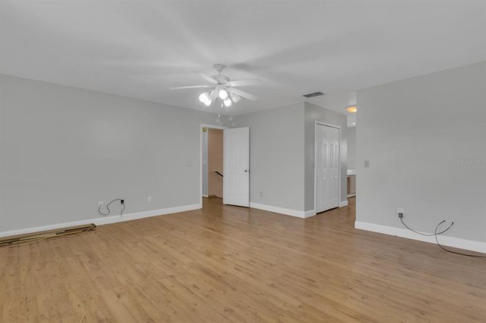 Image No.32-4 Bed Property for sale