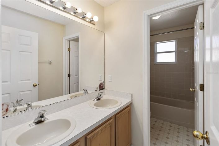 Image No.21-4 Bed Property for sale