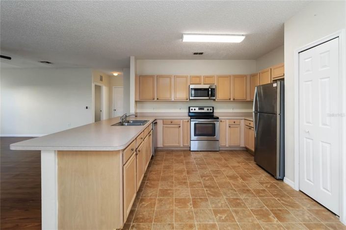 Image No.9-4 Bed Property for sale