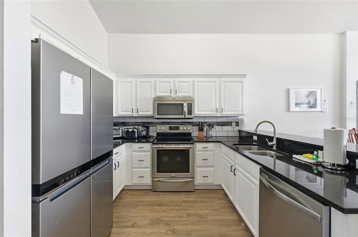 Image No.3-4 Bed Property for sale