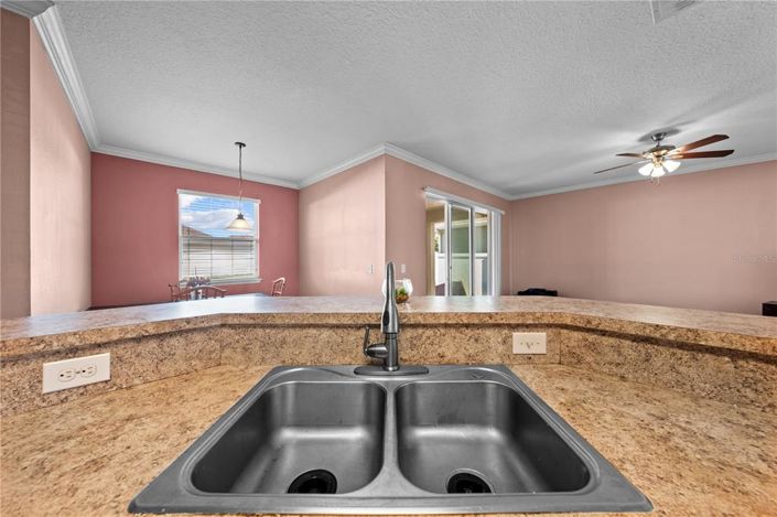 Image No.17-4 Bed Property for sale