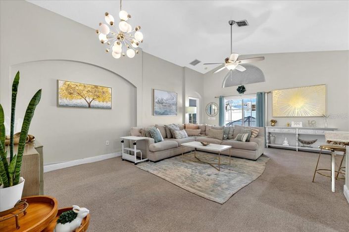 Image No.14-4 Bed Property for sale