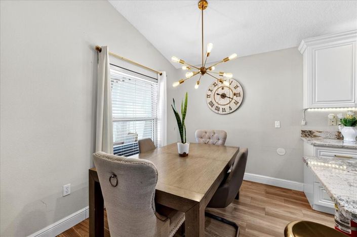 Image No.17-4 Bed Property for sale