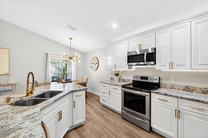 Image No.18-4 Bed Property for sale