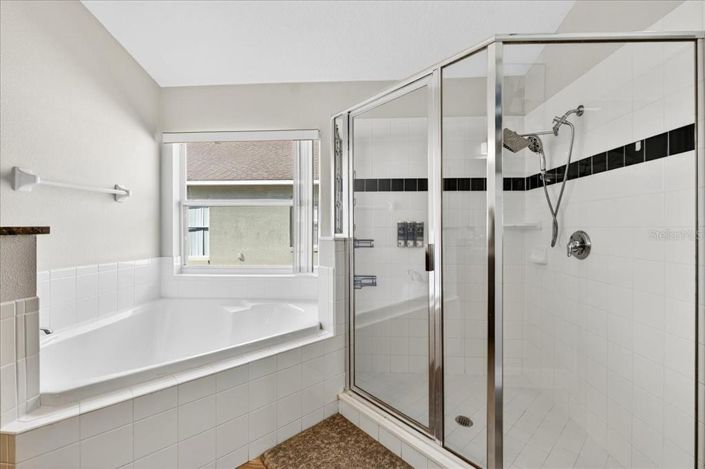 Image No.26-4 Bed Property for sale